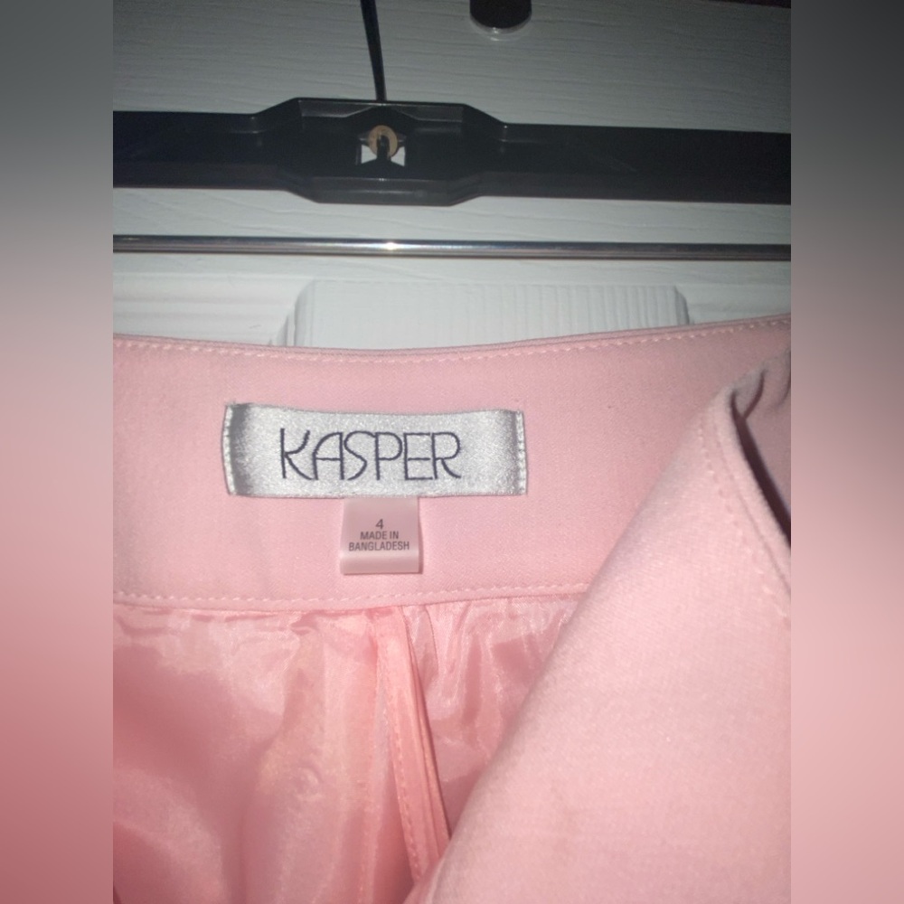 Kasper Women's Straight Leg Pants in Soft Pink SZ 4 EUC - Picture 2 of 9